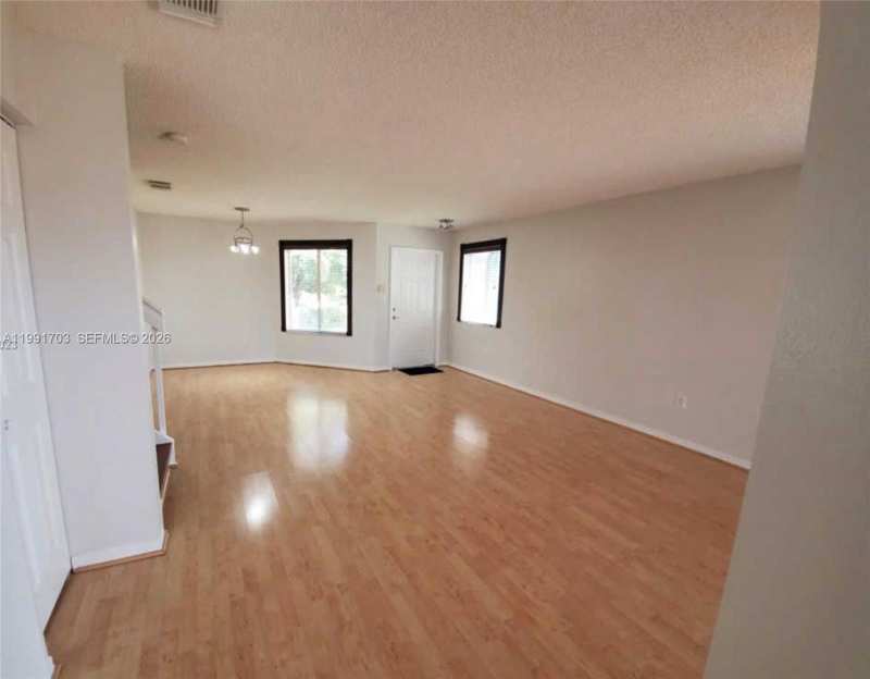 7464 SW 164th Ct, Miami FL 33193
