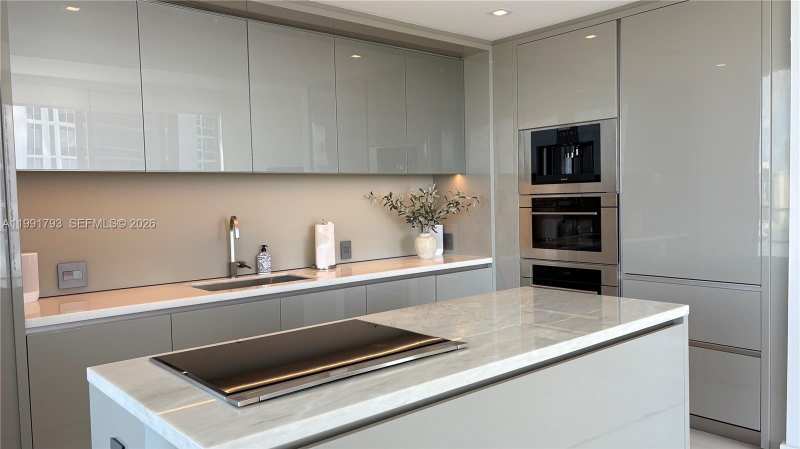 18975 Collins Ave # 905, Sunny Isles Beach FL 33160