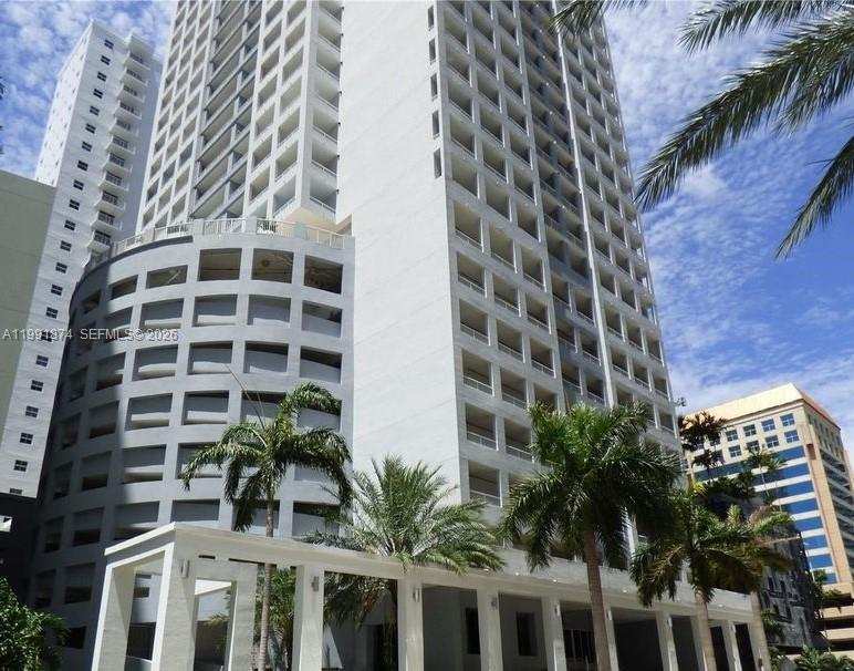 170 SE 14th St # 3005, Miami FL 33131