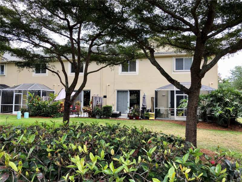 2233 Ensenada Ter, Weston FL 33327