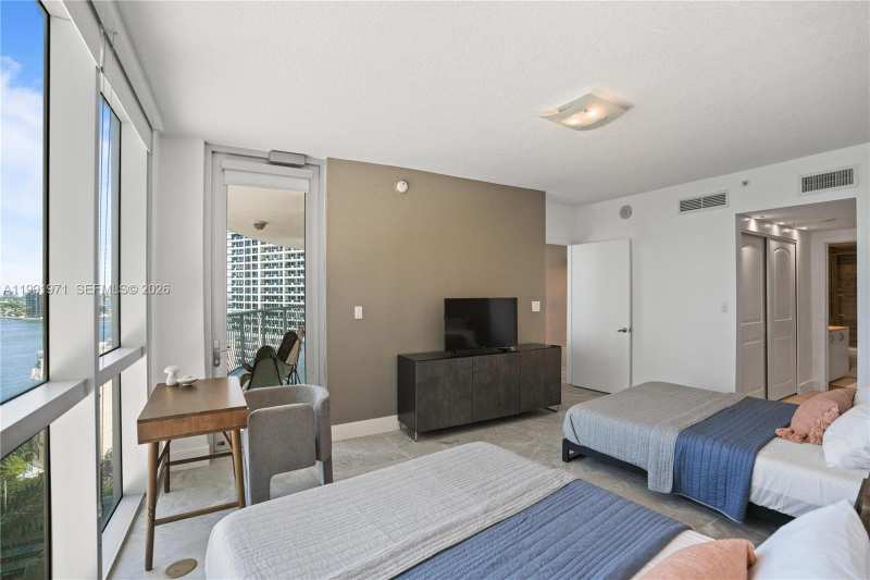 1750 N Bayshore Dr # 1401, Miami FL 33132