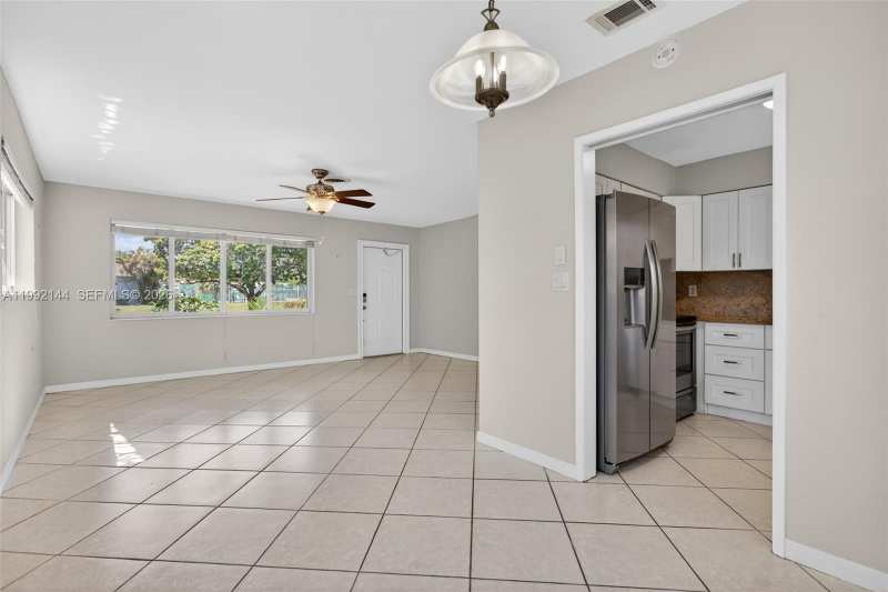 3900 NE 22nd Ave, Lighthouse Point FL 33064