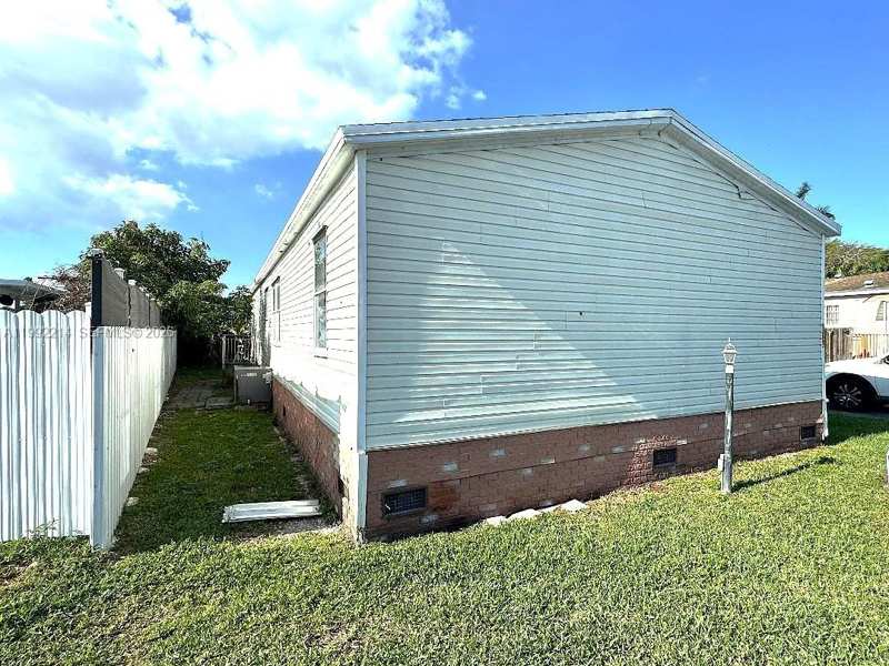 220 NE 12th Ave #182, Homestead FL 33030