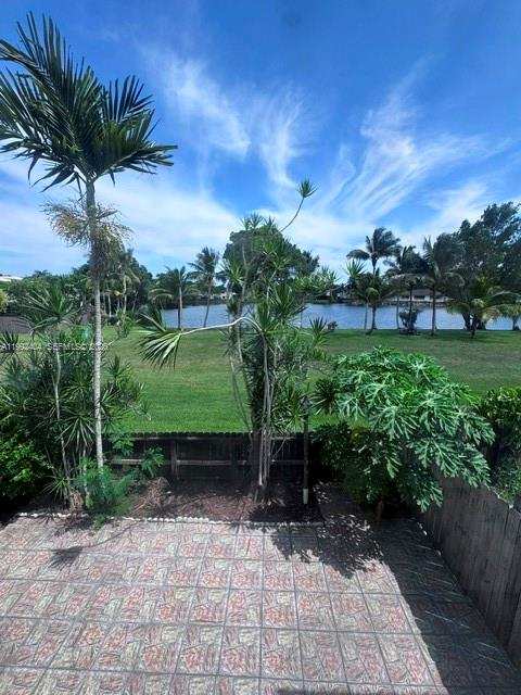 6713 SW 112th Ct, Miami FL 33173