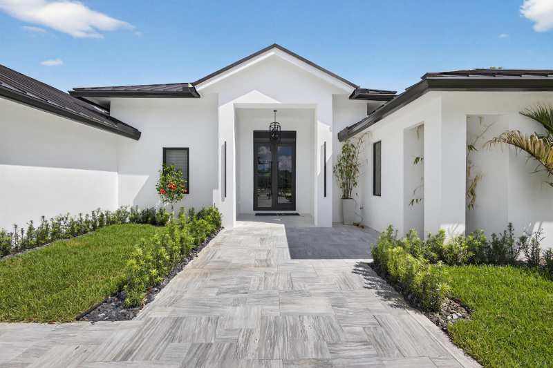8771 Man O War Road, Palm Beach Gardens FL 33418