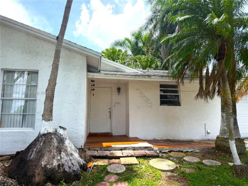 13041 SW 260th Ter, Homestead FL 33032
