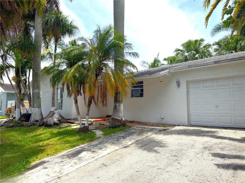 13041 SW 260th Ter, Homestead FL 33032