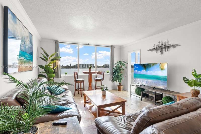 1170 NE 191st St # 35, Miami FL 33179