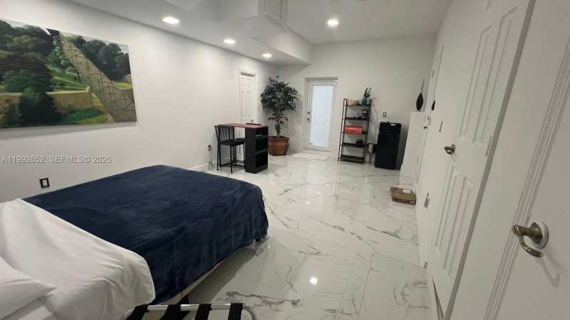 10042 SW 161st Ave, Miami FL 33196