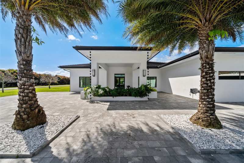 17950 SW 192nd St, Miami FL 33187