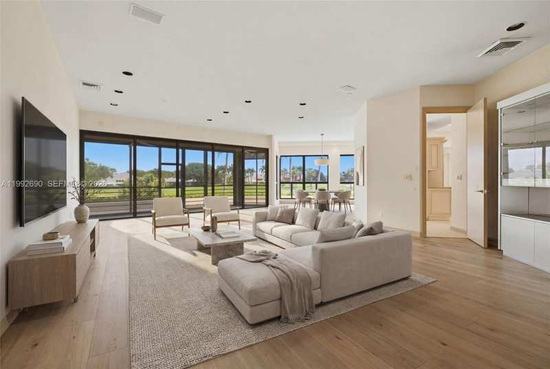 7383 Orangewood Ln # 301, Boca Raton FL 33433