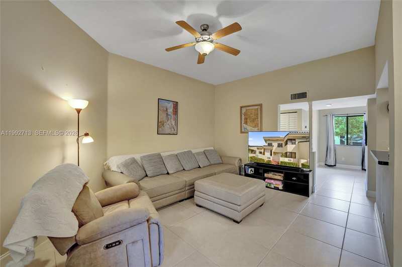 8119 NW 17th Mnr # 8119, Plantation FL 33322