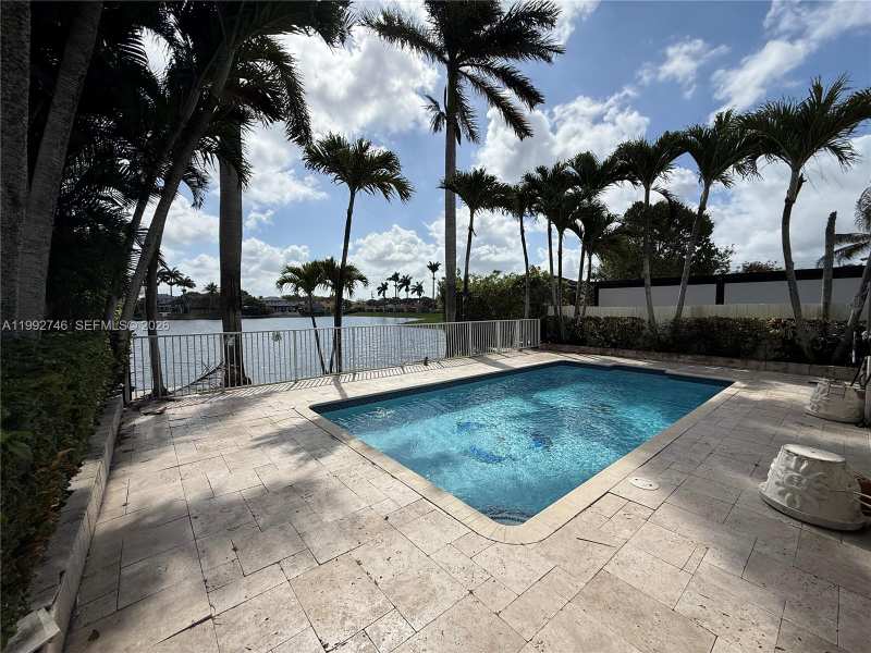 5513 SW 164th Ct, Miami FL 33185