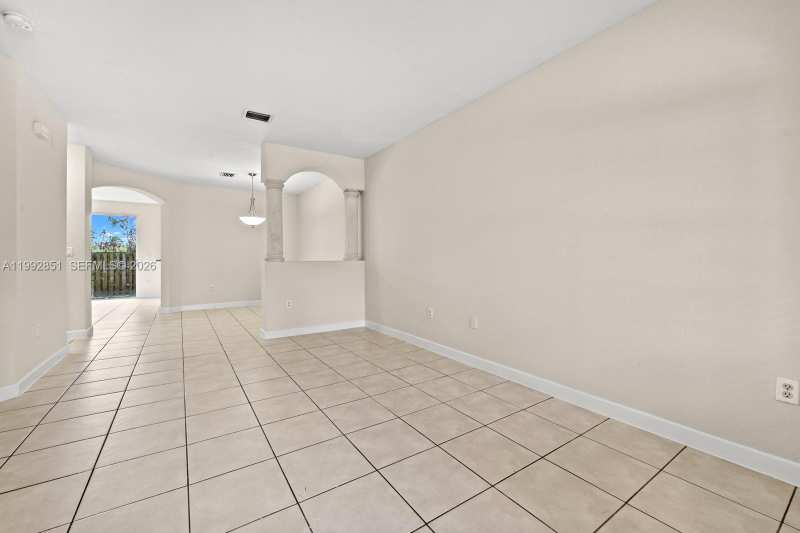 2411 SE 14th St, Homestead FL 33035