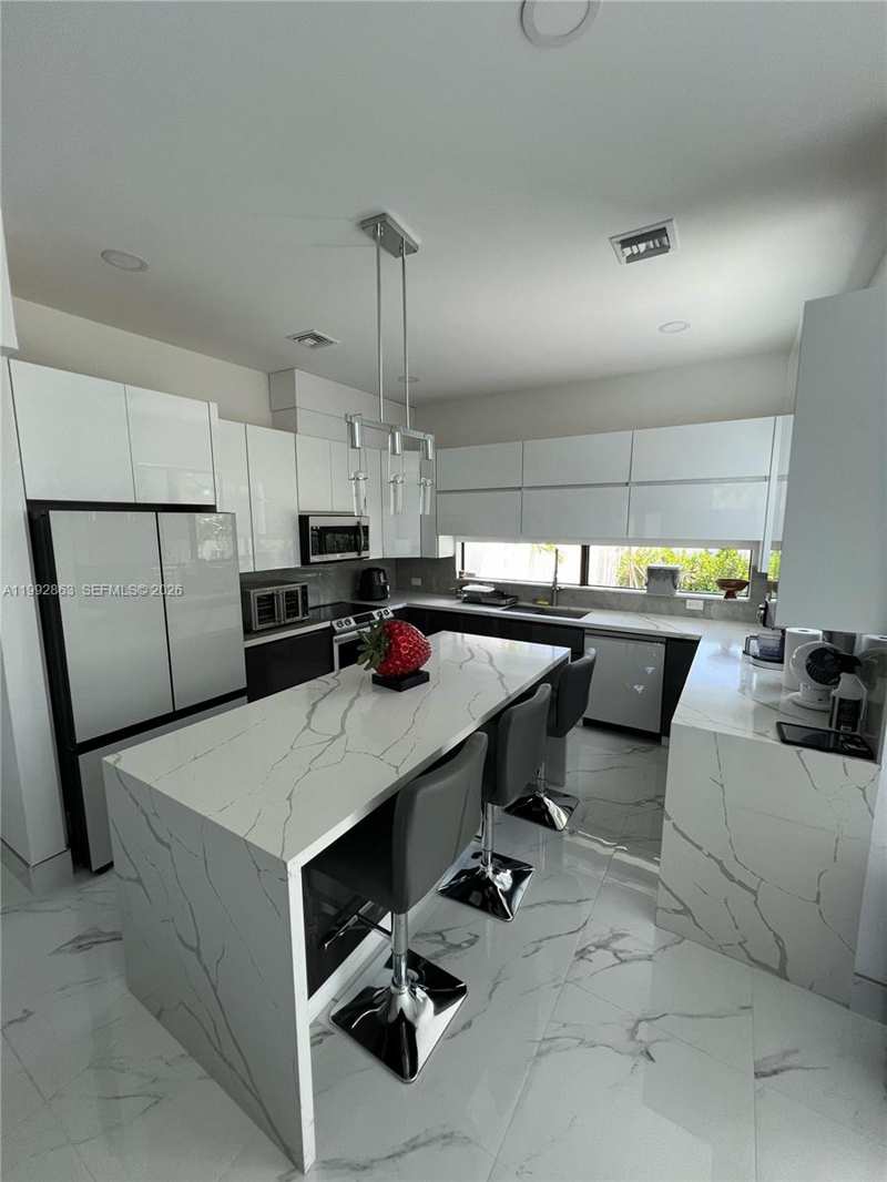 2342 Mckinley St # 3, Hollywood FL 33020
