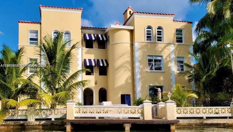 4812 Pine Tree Dr # 201, Miami Beach FL 33140