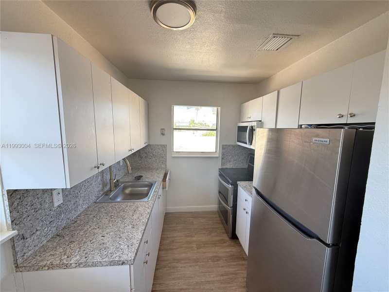 236 SW 10th Ave # B, Miami FL 33130