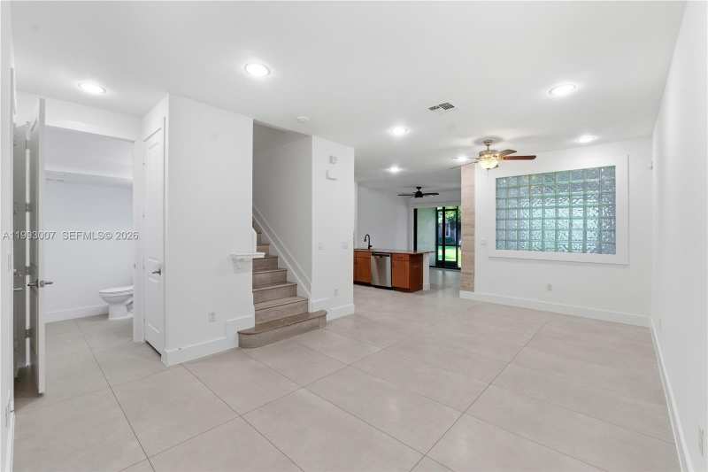 13012 N Riverwalk Cir N, Plantation FL 33325