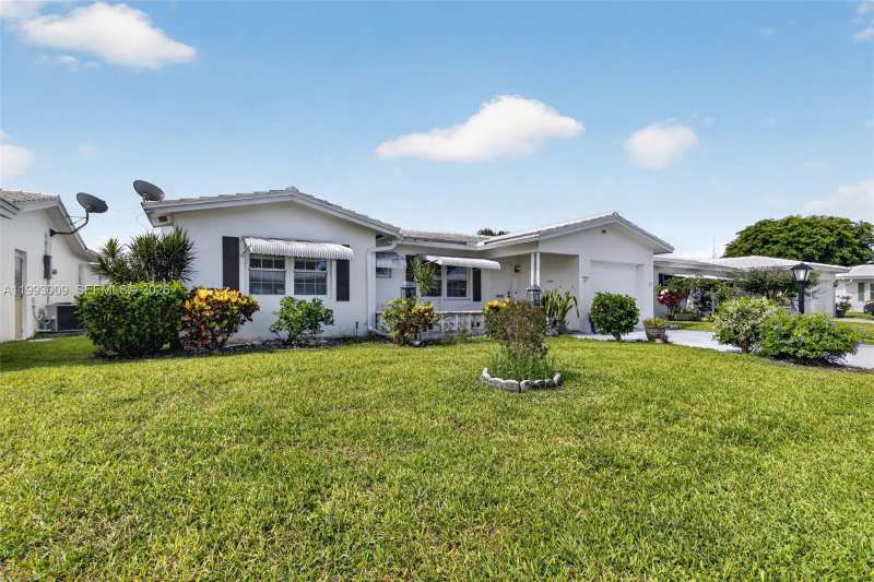 1104 Ocean Ave, Boynton Beach FL 33426