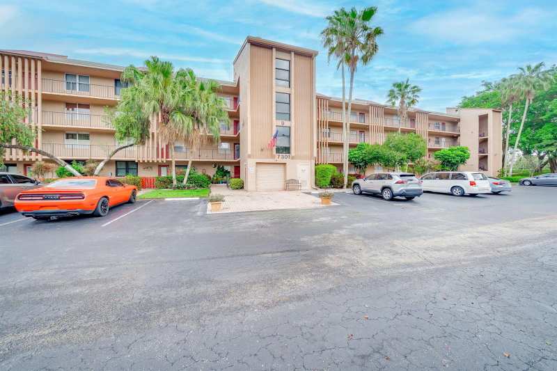 7301 NW 1st Street # 402, Margate FL 33063
