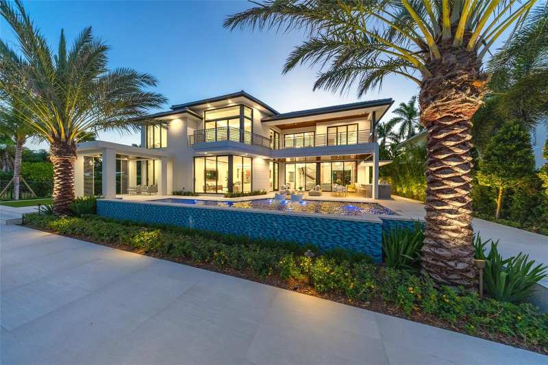 24 Fiesta Way, Fort Lauderdale FL 33301