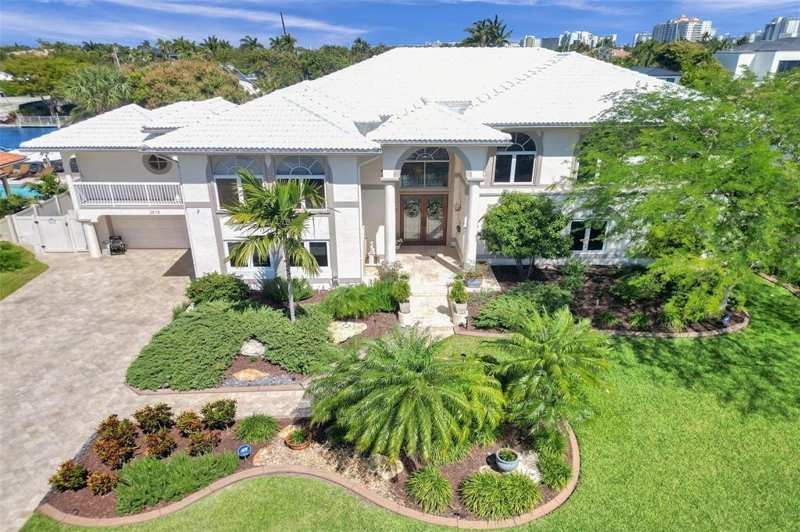 2875 NE 25th Court, Fort Lauderdale FL 33305