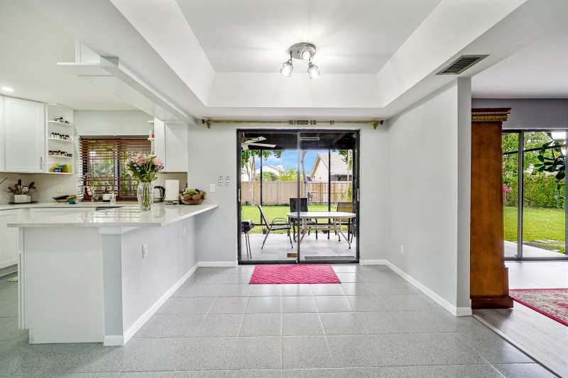 6840 W Wedgewood Avenue, Davie FL 33331