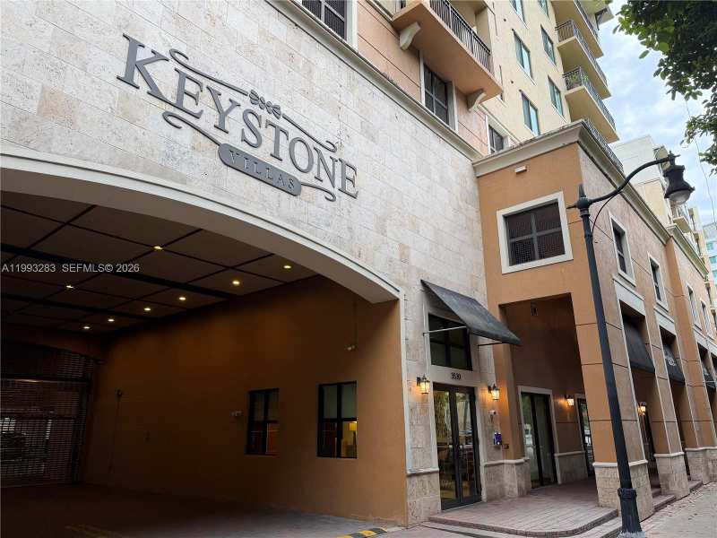 3530 SW 22nd St # 706, Miami FL 33145