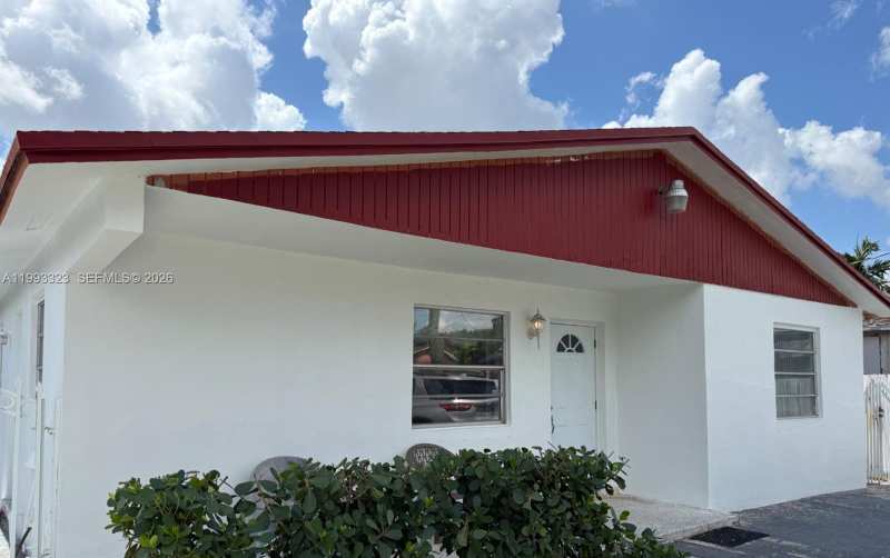 3066 NW 28th St, Miami FL 33142
