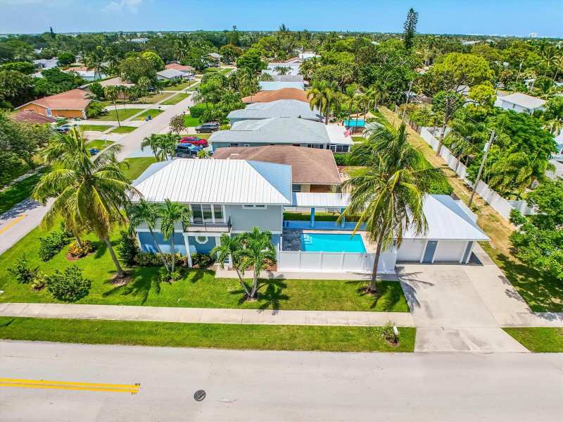 425 Hugh Street, Jupiter FL 33458