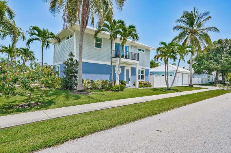 425 Hugh Street, Jupiter FL 33458