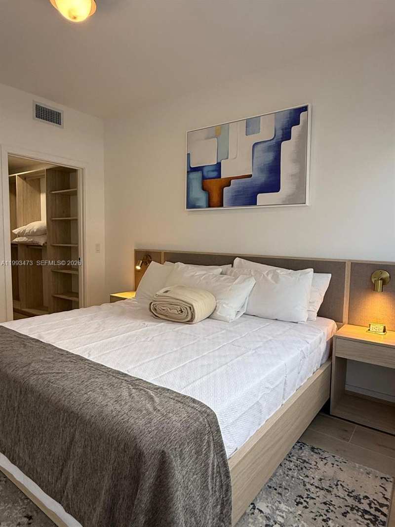 225 N Miami Ave # 910, Miami FL 33128