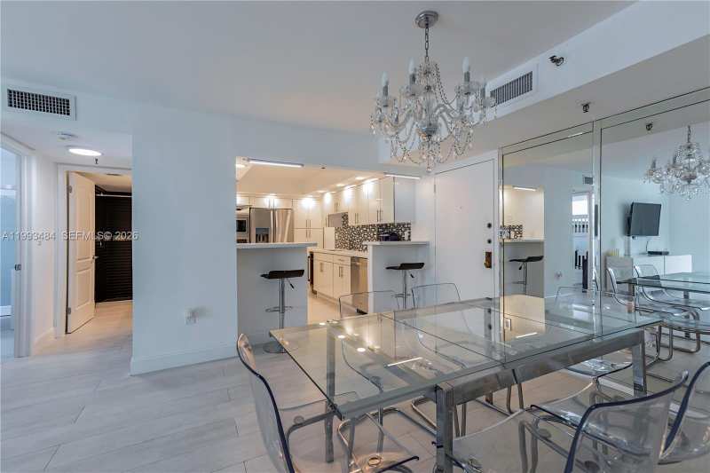 1621 Collins Ave # 206, Miami Beach FL 33139
