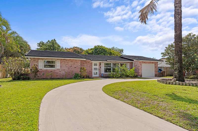 324 Sandpiper Avenue, Royal Palm Beach FL 33411