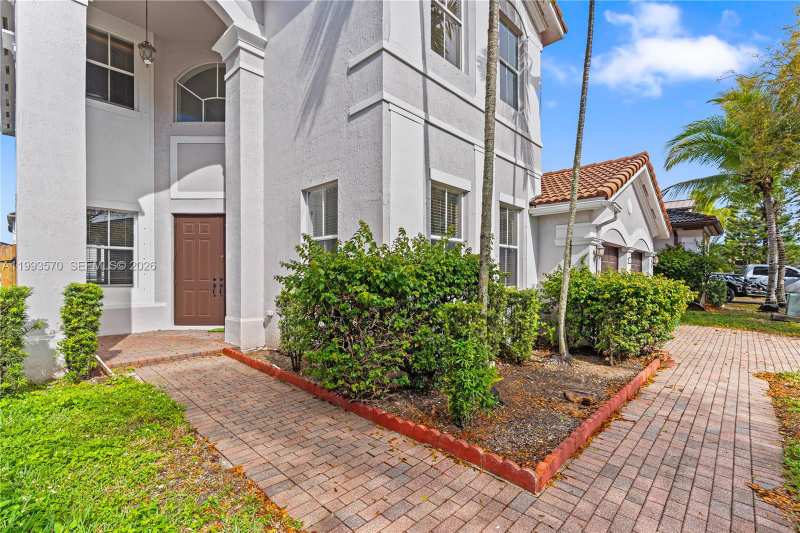 18140 NW 90th Ave, Hialeah FL 33018