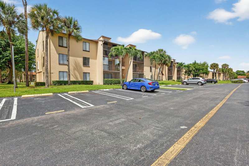 624 Sea Pine Way # B3, FL 33415