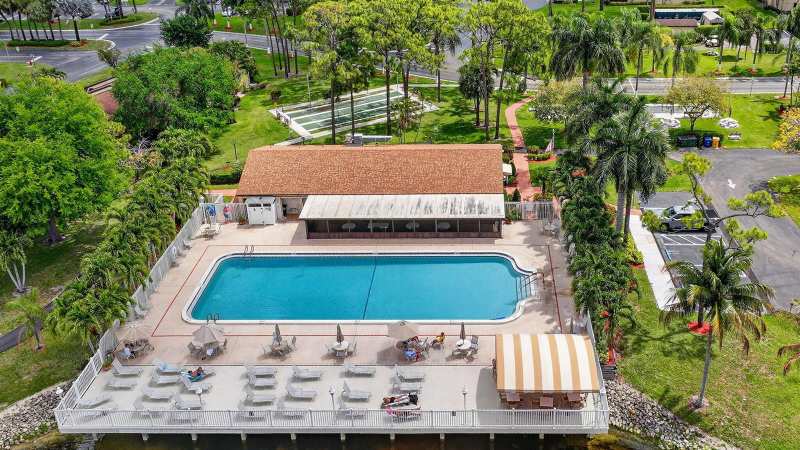 624 Sea Pine Way # B3, FL 33415