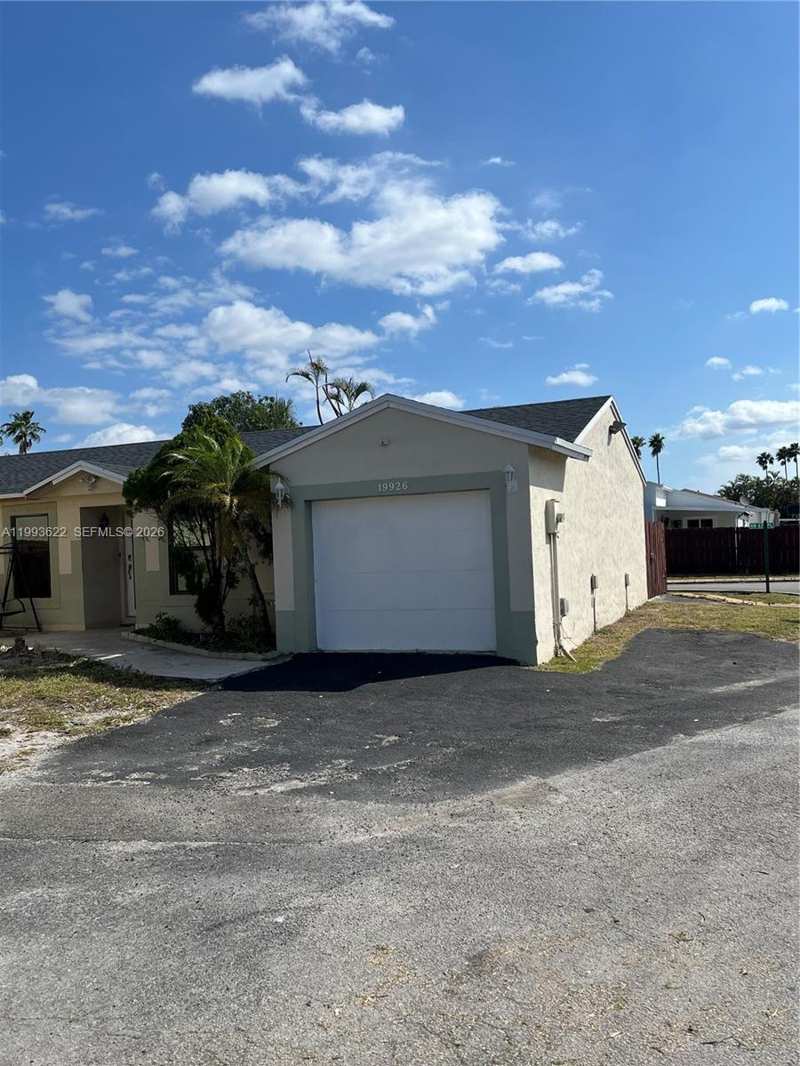 COUNTRY LAKE HOMES 2ND AD