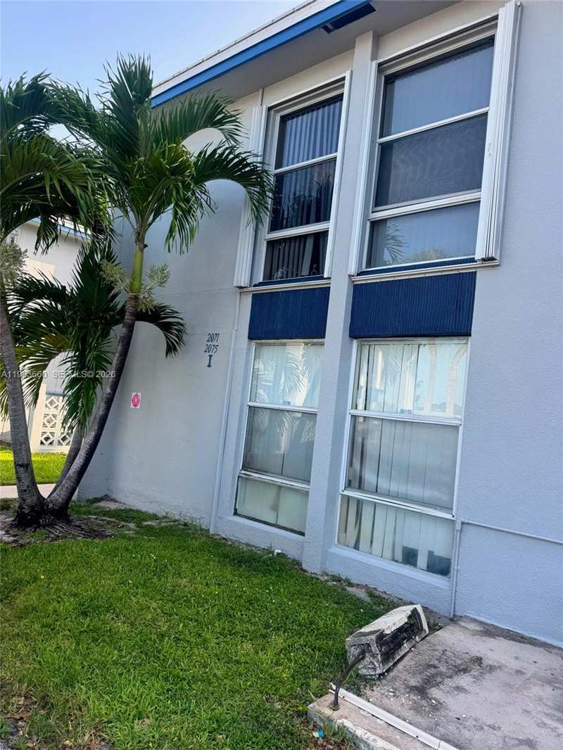 2071 NW 46TH AVE # 104I, Lauderhill FL 33313