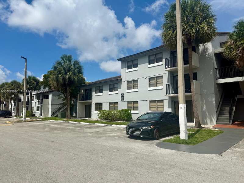 7200 NW 179th St # 303, Hialeah FL 33015