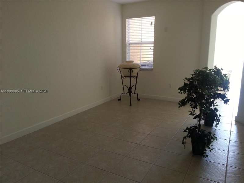 11050 NW 86th Ter, Doral FL 33178