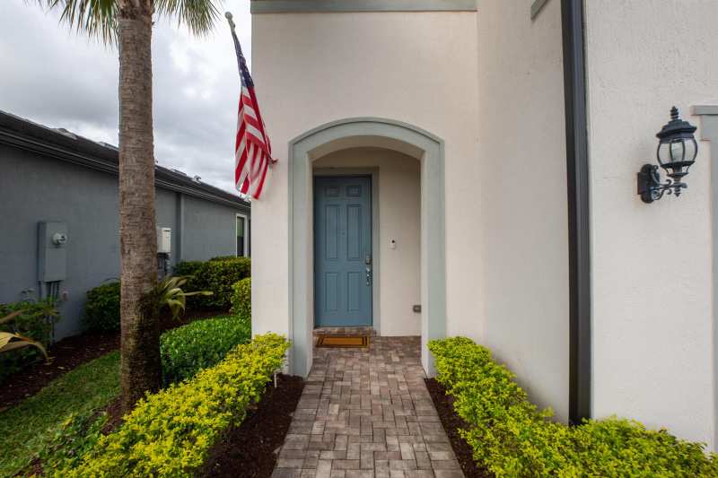 4601 E Pinehurst Trl Trail E, Oakland Park FL 33309