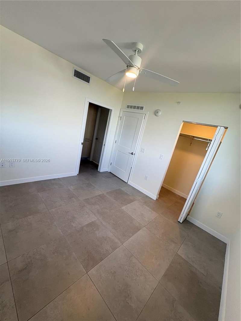 16395 Biscayne Blvd # 2010, North Miami Beach FL 33160