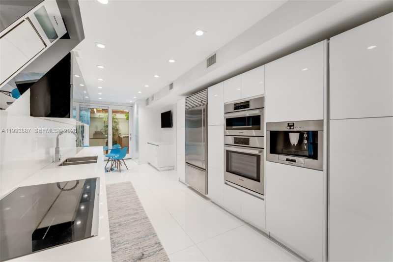 1524 NE Quayside Ter # A4, Miami FL 33138