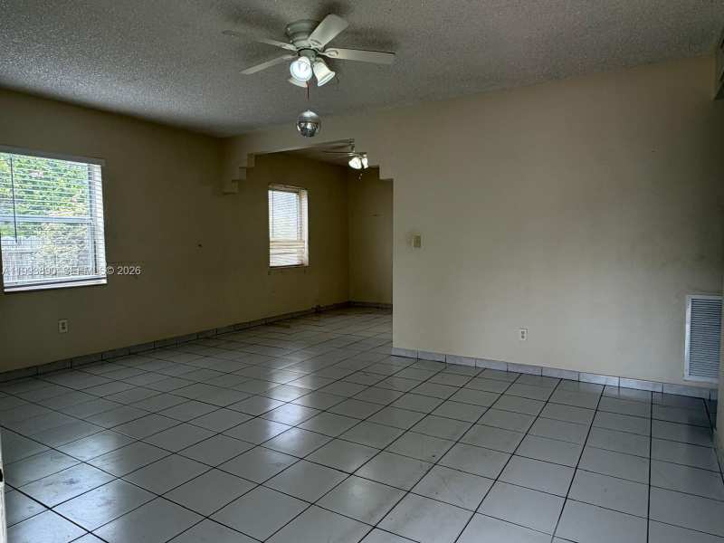 6371 SW 34th St, Miami FL 33155