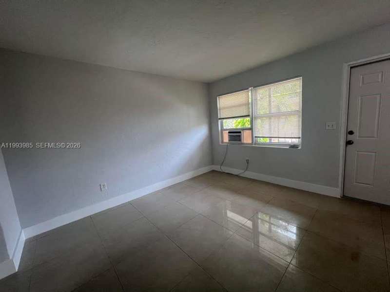 1281 NW 60th St # 5, Miami FL 33142