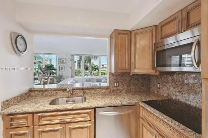 3505 S Ocean Dr # 201, Hollywood FL 33019