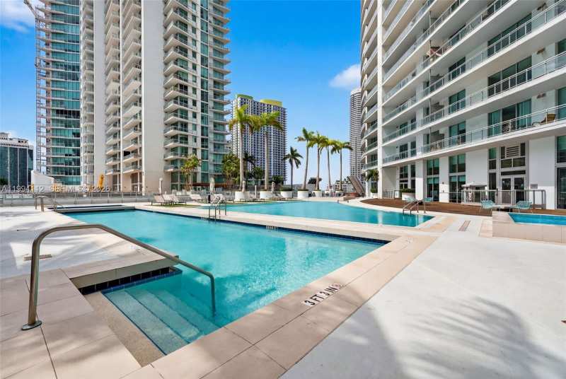 90 SW 3rd St # 1105, Miami FL 33130