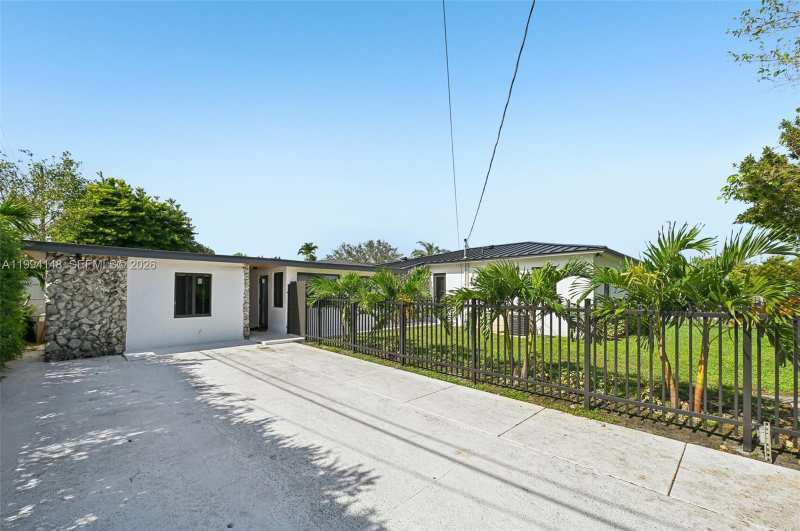 5152 SW 6th St, Miami FL 33134