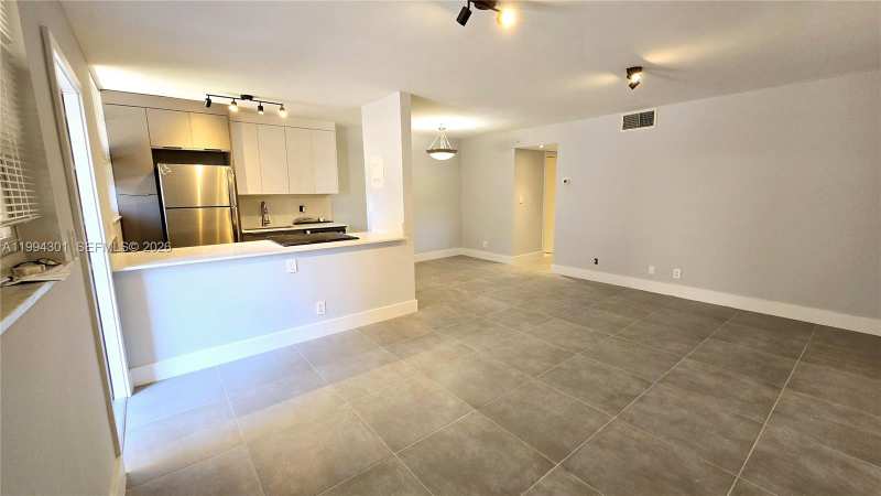 1811 Jefferson St # 202, Hollywood FL 33020